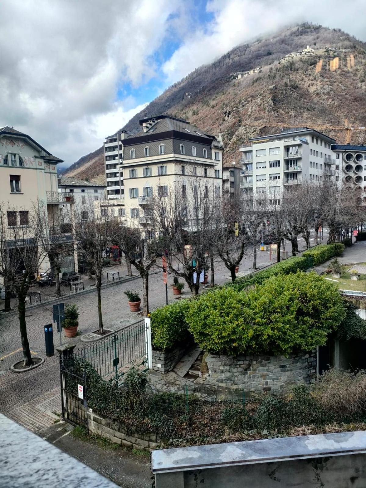 Bernina Station Center Apartment - Tirano Exterior foto