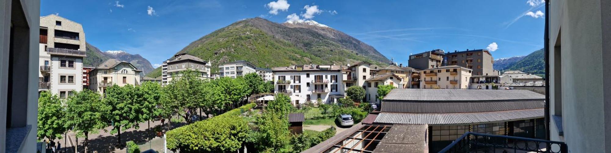 Bernina Station Center Apartment - Tirano Exterior foto