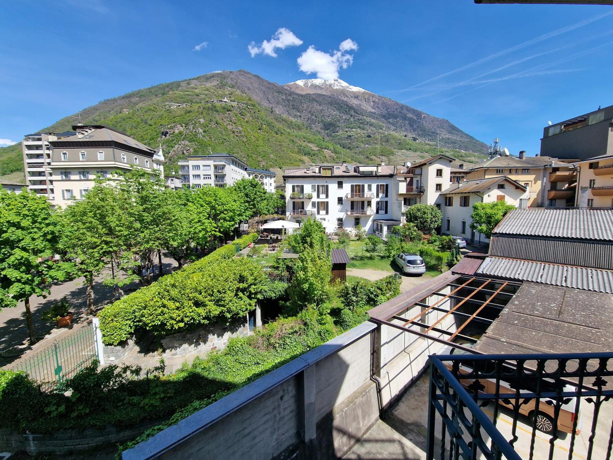 Bernina Station Center Apartment - Tirano Exterior foto